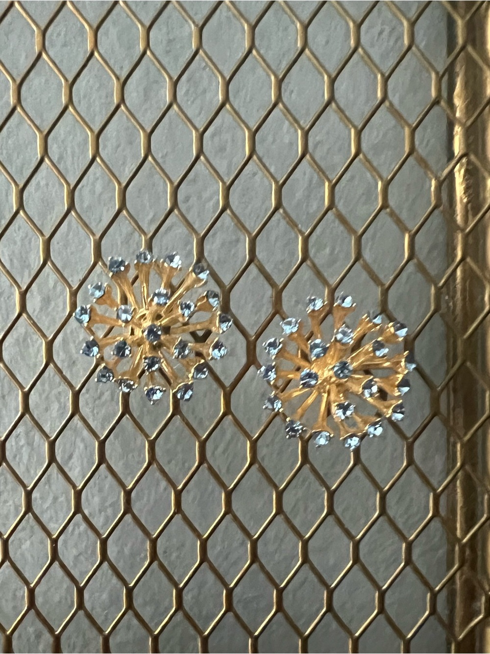 Kate Spade Earrings - Picture 2 of 4